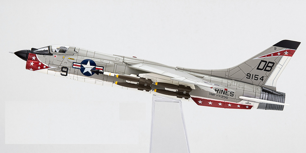 F8E Crusader USN VMF(AW)-235 Death Angels DB8 1966 (Flaps down version), 1:72, Century Wings 
