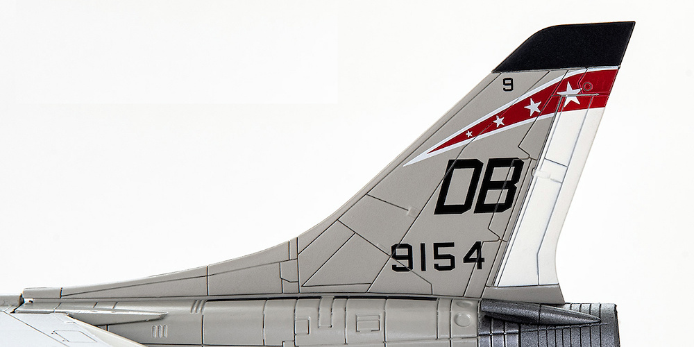 F8E Crusader USN VMF(AW)-235 Death Angels DB8 1966 (Flaps down version), 1:72, Century Wings 