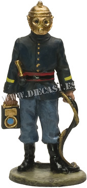 Firefighter with respirator helmet, France 1893, 1:30, Del Prado 