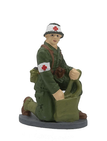 French Sanitary soldier with medical bag, 1:43, Ixo 