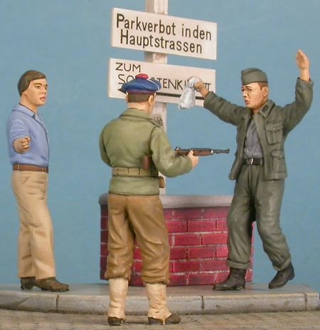 French soldier, partisan and German prisoner, Liberation of Paris, 1944, 1:48, Gasoline 