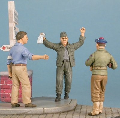 French soldier, partisan and German prisoner, Liberation of Paris, 1944, 1:48, Gasoline 