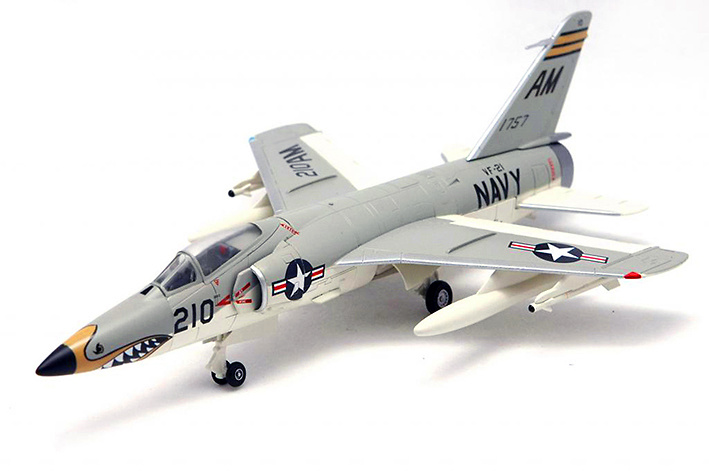 Grumman F11F-1 Tiger USN VF-21 Mach Busters AM210, 1:72, Falcon Models 
