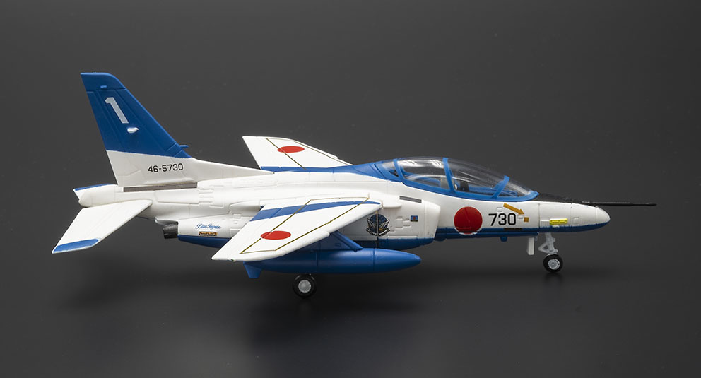 Japan JASDF Blue Impluse 3rd Gen Kawasaki T-4 Subsonic Jet Aircraft Fighter S64