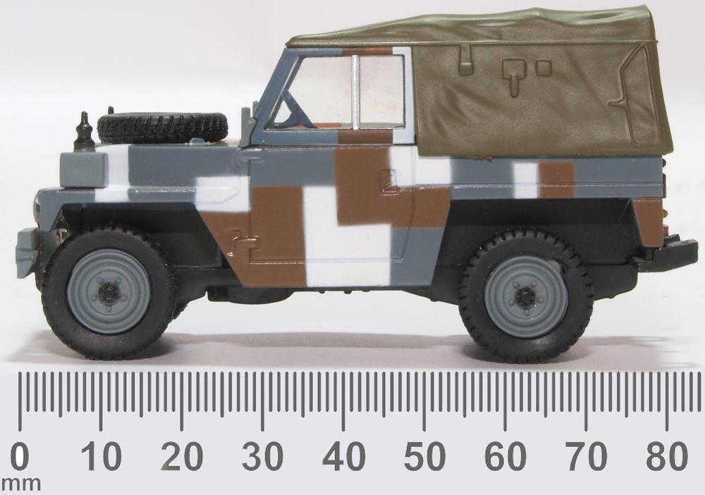 Land Rover con techo de lona, patrón esquema Berlín, 1:43, Oxford 