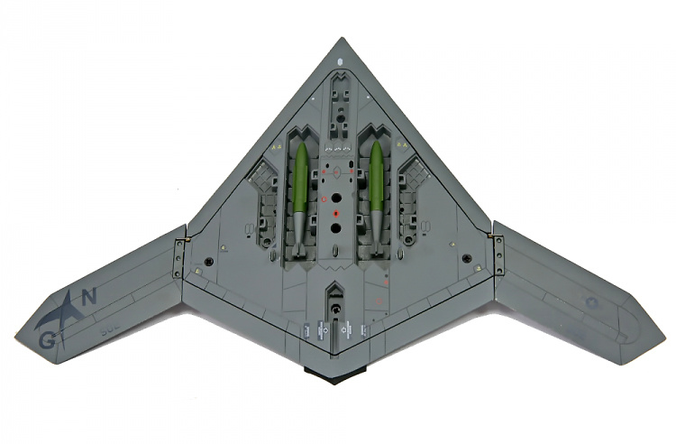 Northrop Grumman X-47B, US Navy unmanned combat air vehicle (UCAV), Carrier Based Drone, 1:72, Air Force One 