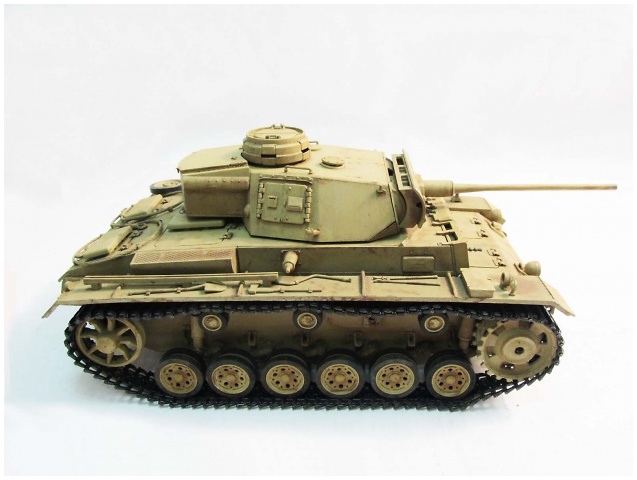 Panzer III, color amarillo desierto, 1:16, Mato 