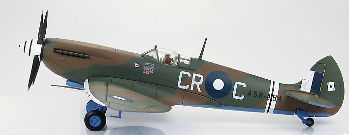 Spitfire Mk.VIII A58-484, Group Captain Clive Caldwell RAAF, Morotai 1944, 1:48, Hobby Master 