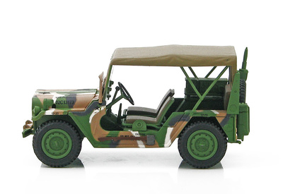 M151A2 Ford MUTT 3rd Armoured Division, US Army "Convoy Follows", 1:48, Hobby Master